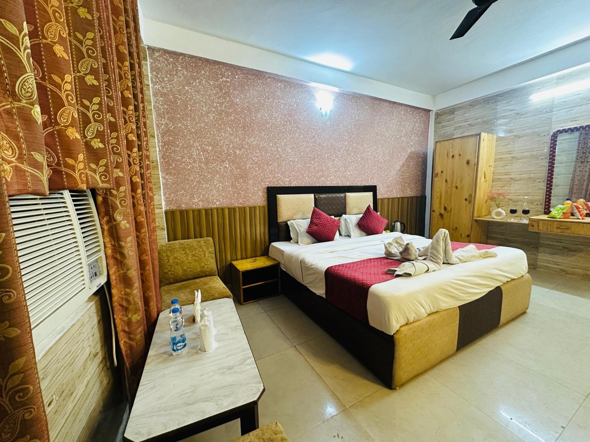 Hotel Mini Switzerland In Dalhousie Exterior photo